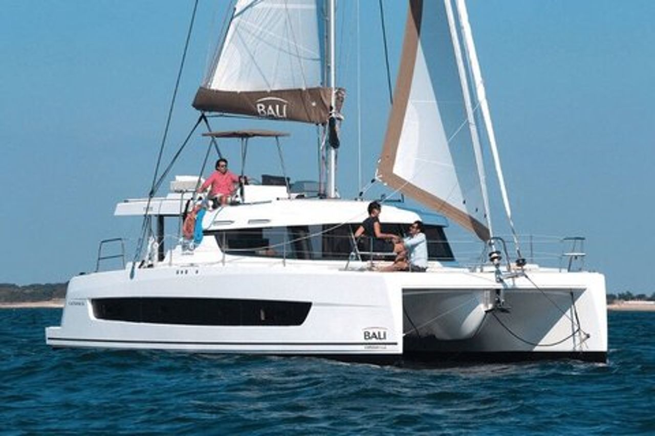 Tour Catamarano Olbia per ricerca Delfini e Parco Marino Tavolara