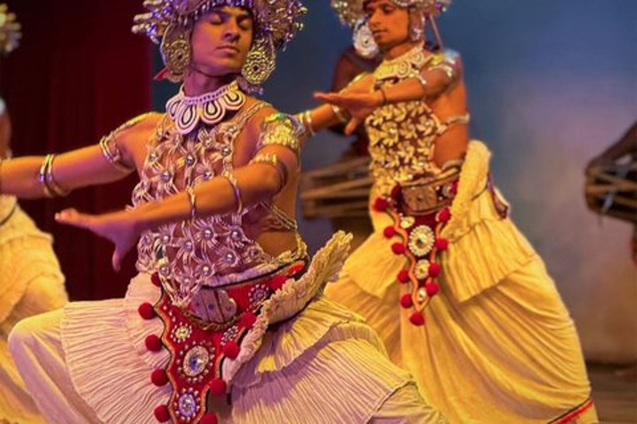 Gita di un giorno di lusso da Colombo a Pinnawala e Kandy