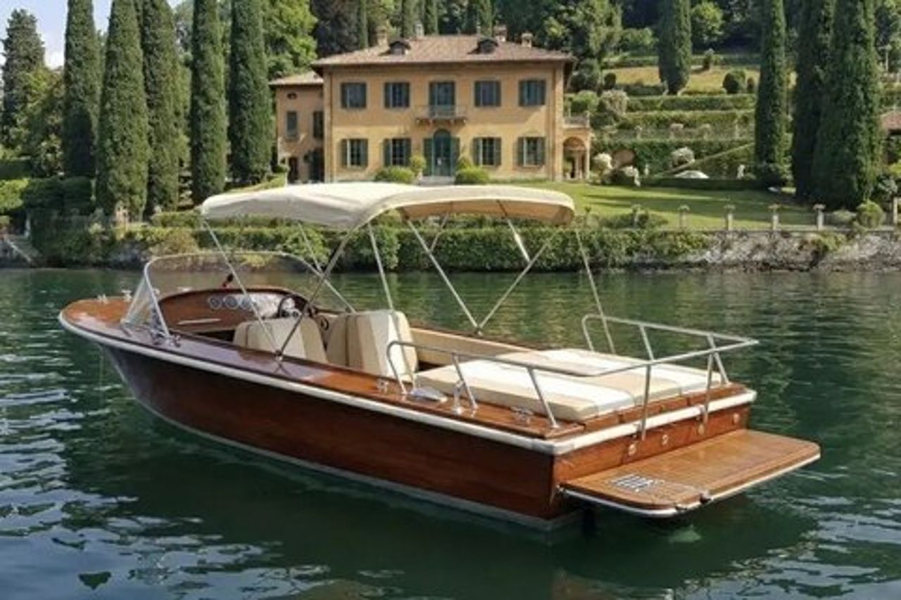 Lago di Como Tour in Barca di Legno con Skipper