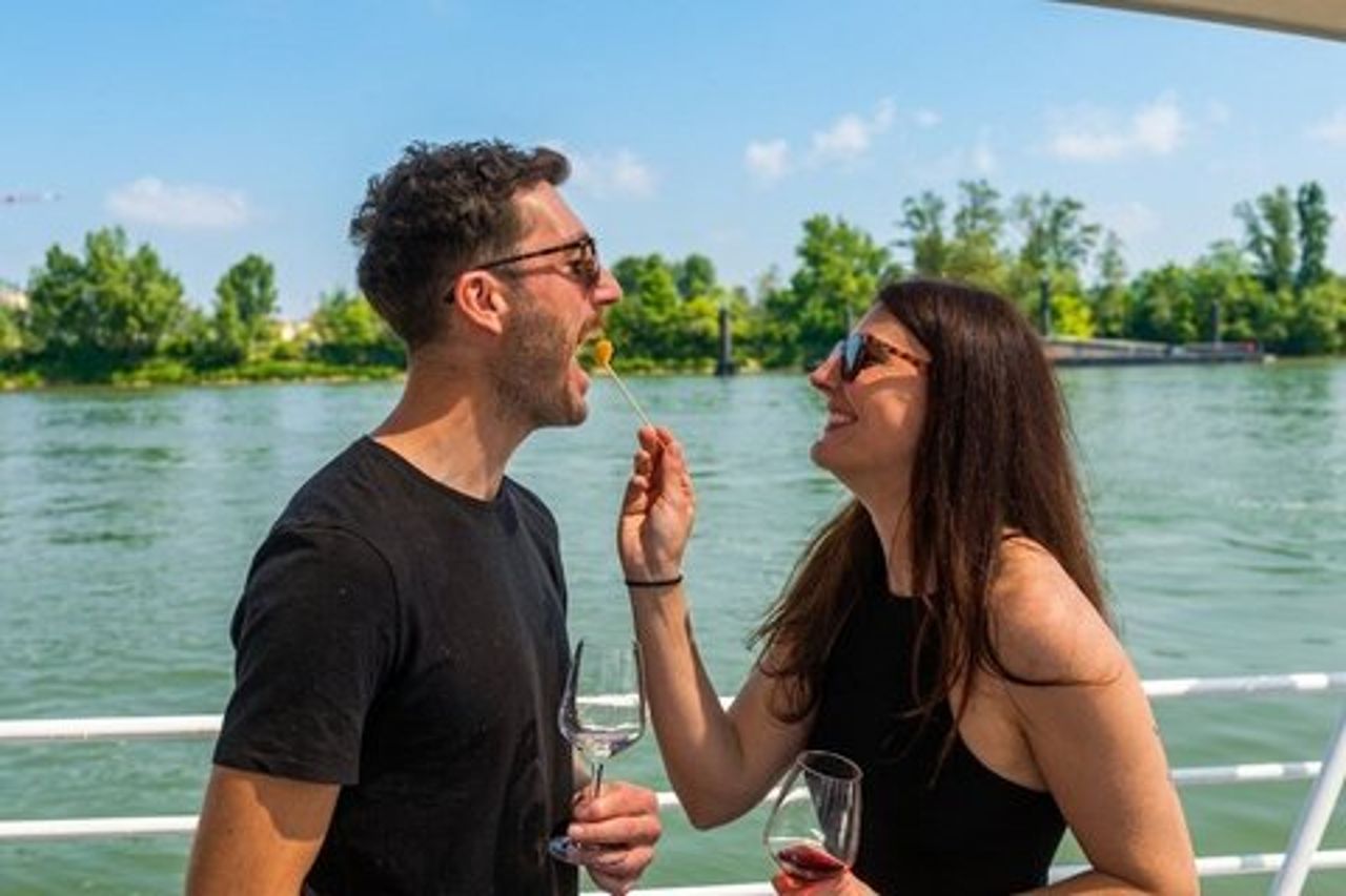 Tour gastronomico del mercato di Bordeaux e crociera sul fiume Gourmet