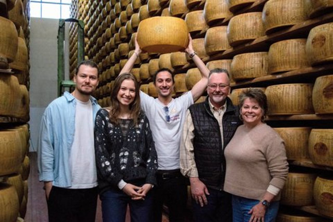 Esperienza con vino Parmigiano e Aceto Balsamico di Bologna