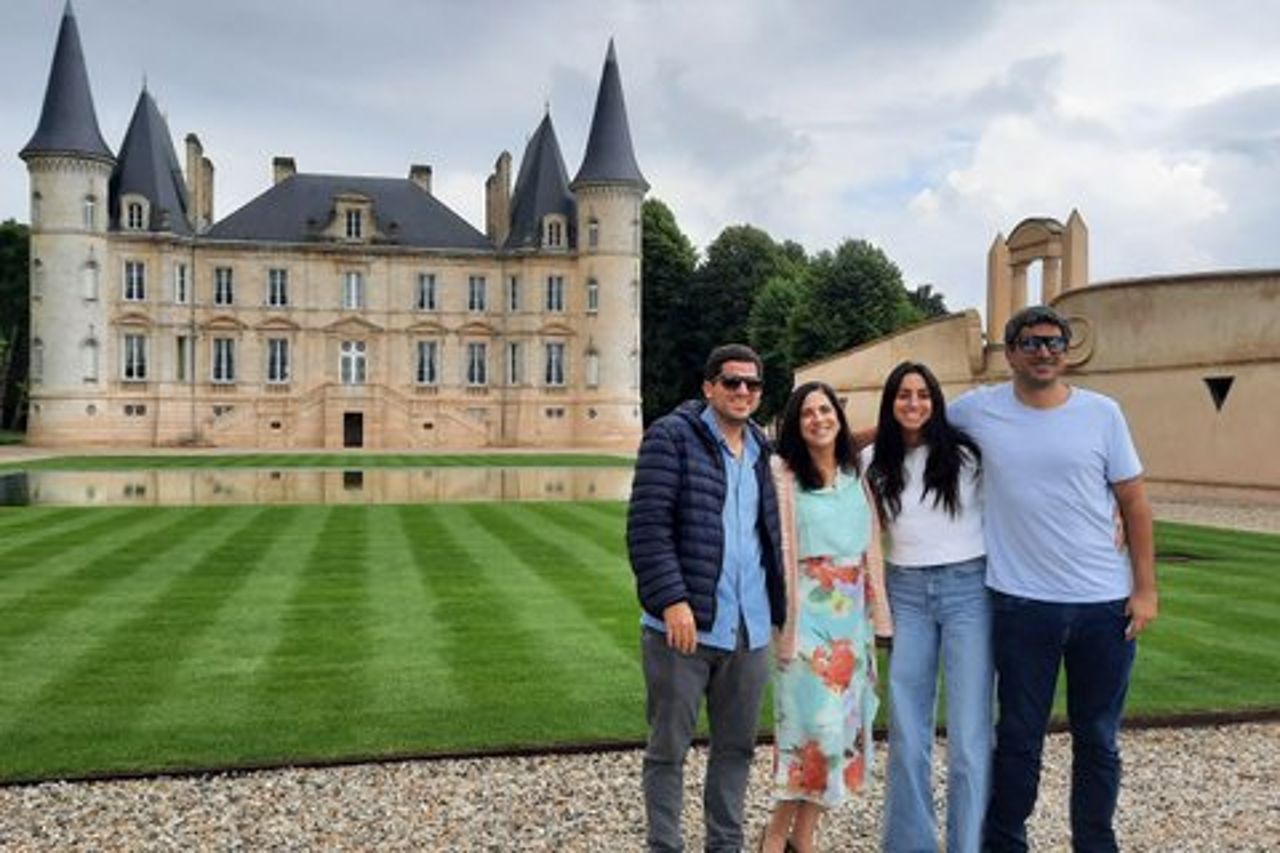 Tour privato degli amanti del vino nella regione del Bordeaux Médoc con visite e degustazioni ai castelli