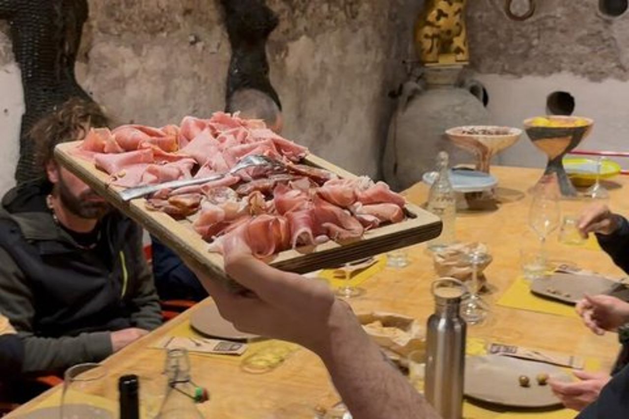 E-Bike Roma Highlights & Degustazione in Grotta Segreta