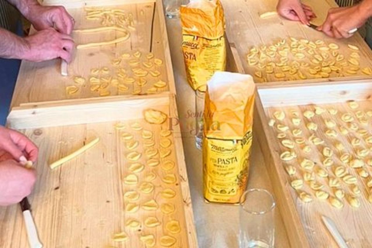 Orecchiette Cooking Class con Cena Pugliese e Vino