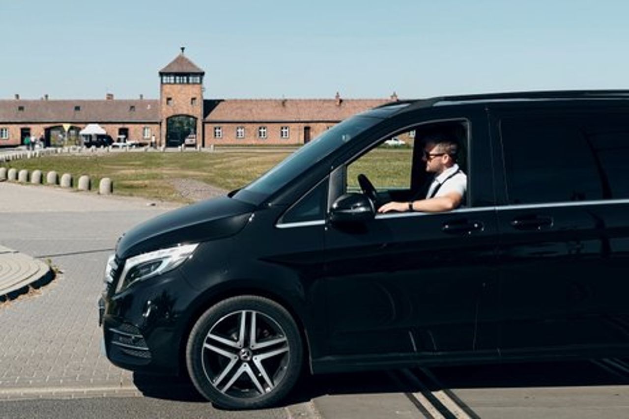 Tour guidato di Auschwitz e Birkenau da Cracovia con prelievo dall'hotel