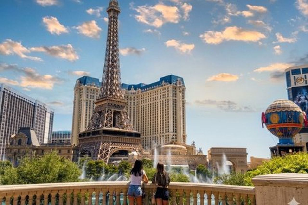 Scopri i luoghi imperdibili: l'originale tour a piedi della Strip di Las Vegas