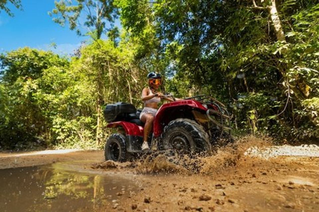 Da Playa del Carmen Avventura in ATV con ziplines, Cenote