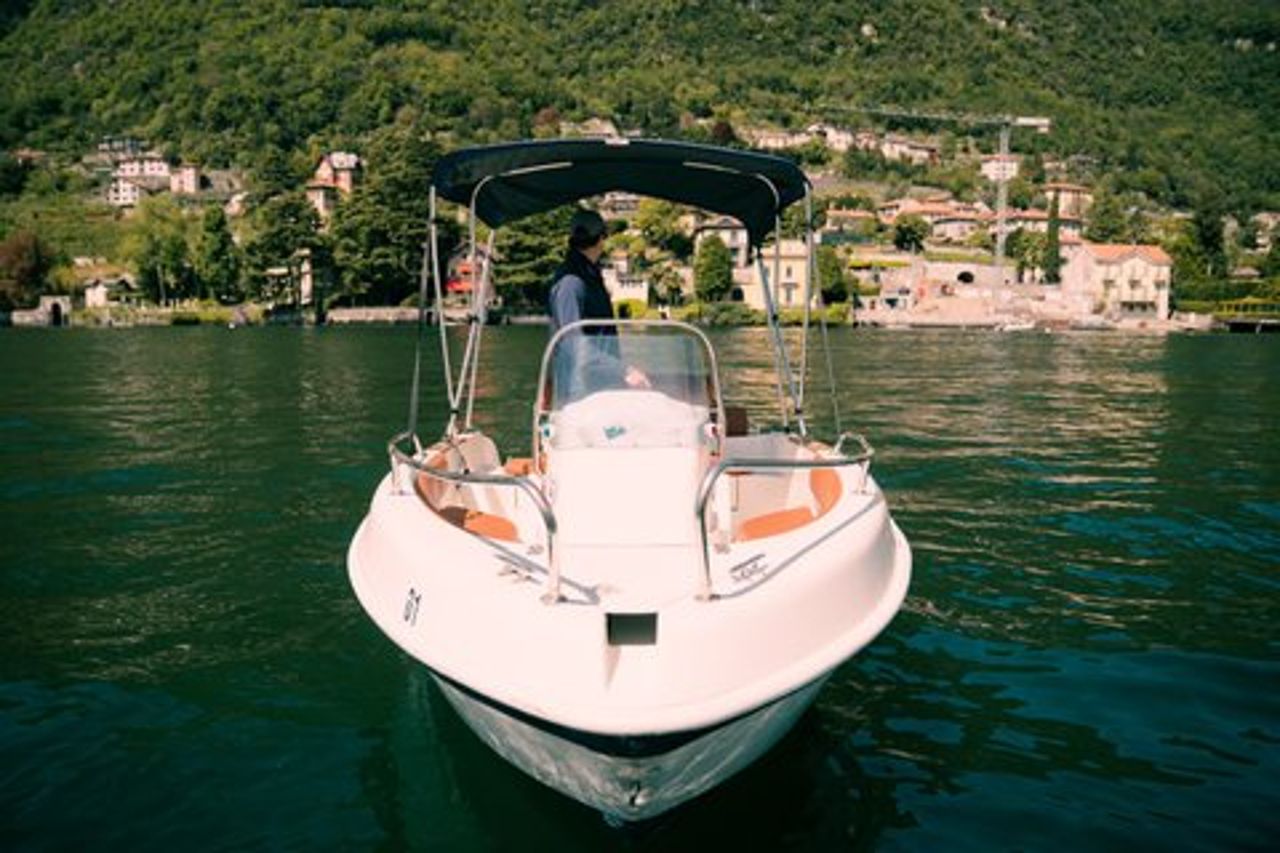 Lago di Como : Noleggio Barche Senza Patente