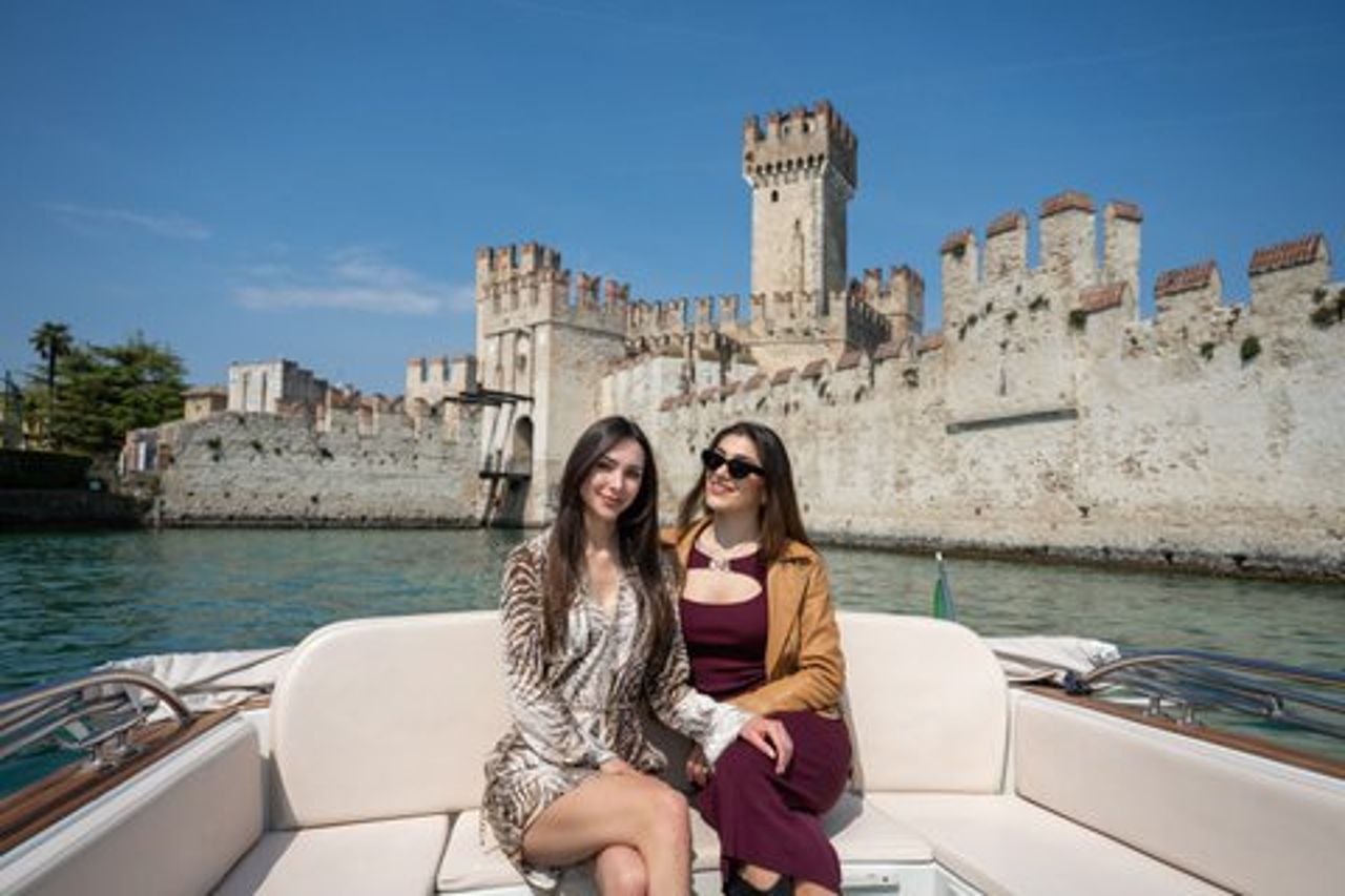 Tour Romantico Privato In Motoscafo Da Sirmione