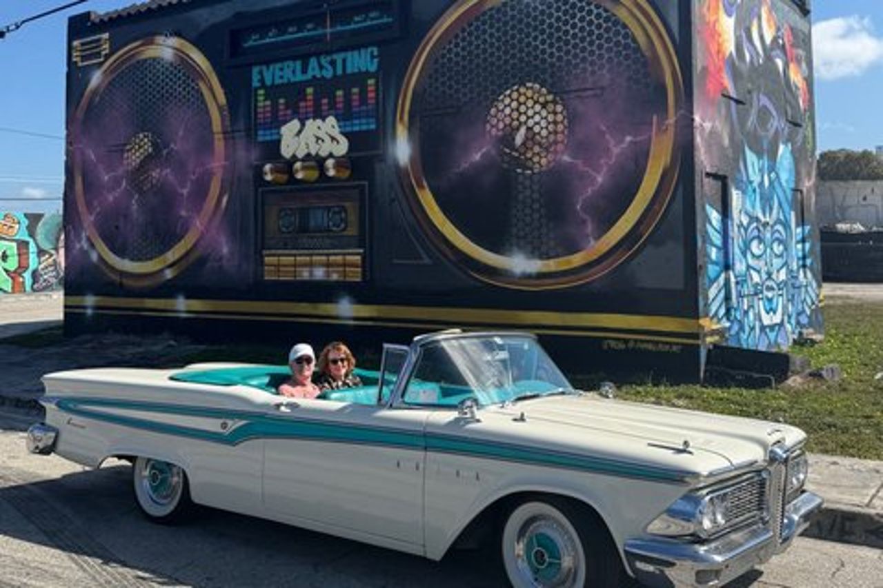Tour privato in auto classica di 2 ore Miami Beach e Wynwood