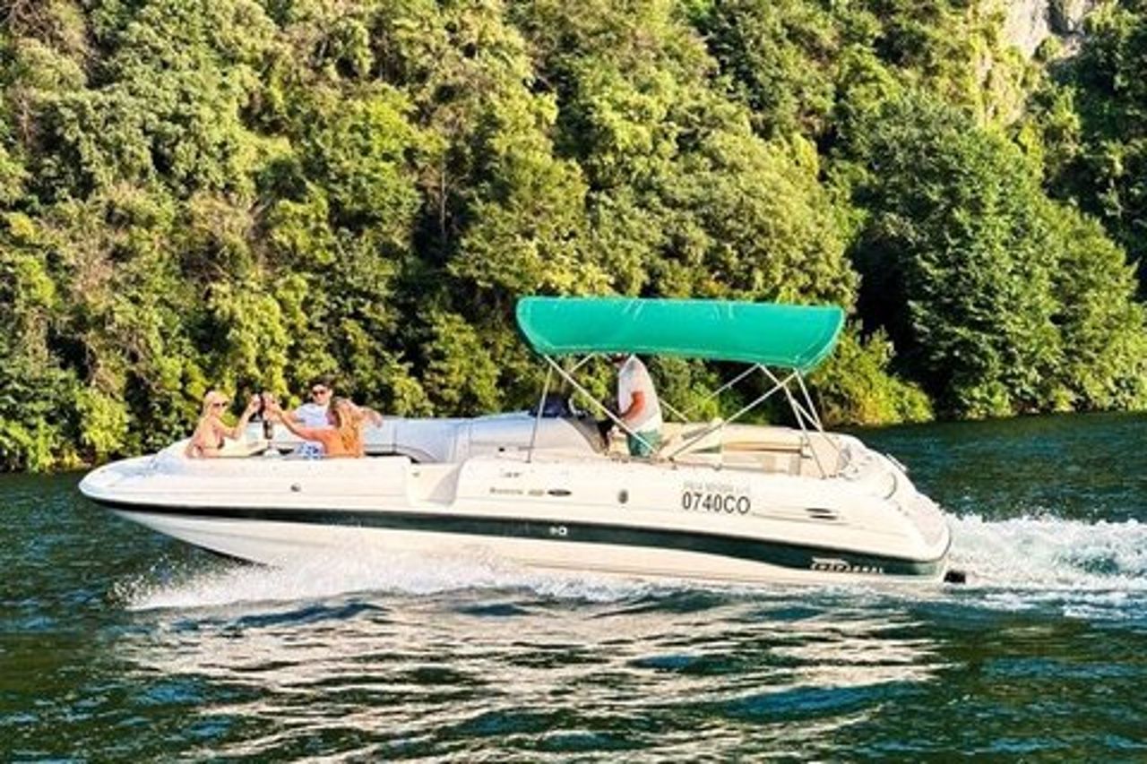 Esplora i tour in barca sul Lago di Como con viste panoramiche