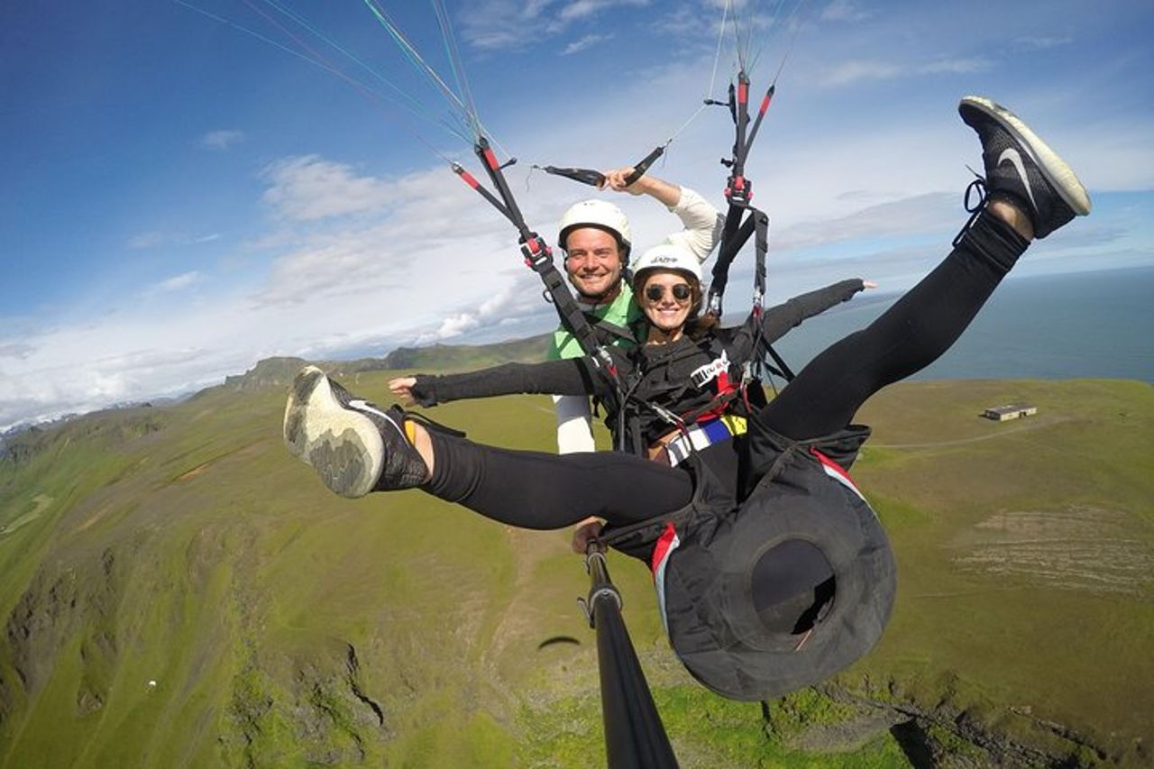 Voli in parapendio in tandem da Vik