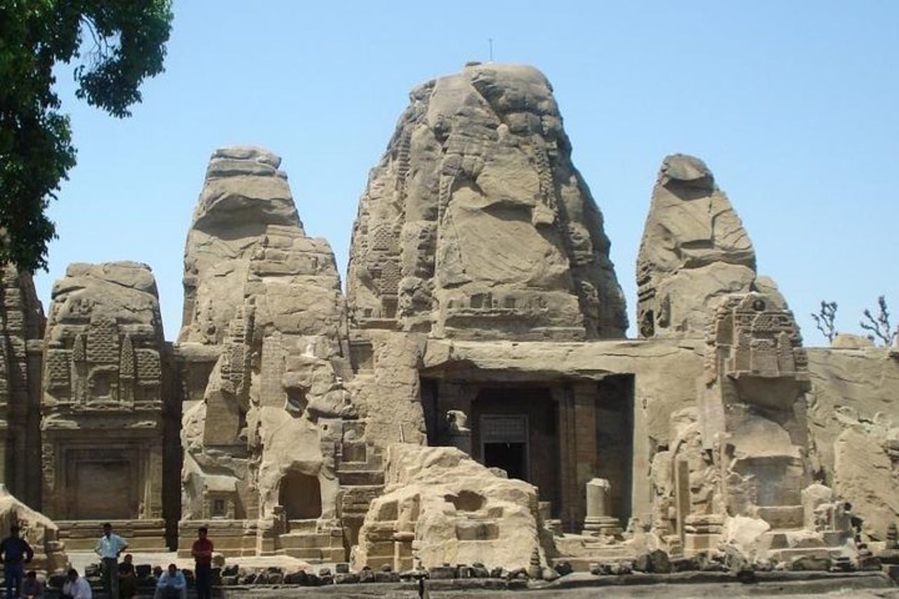 Tour storico tra cui il forte dell'Unesco Kangra e il tempio del taglio della roccia di Dharamshala — 2