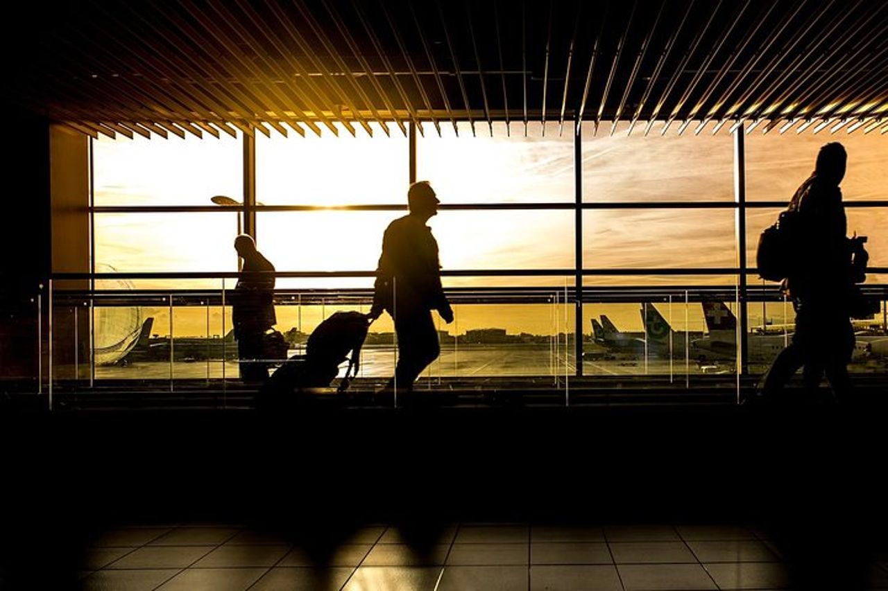 Trasferimento privato di sola andata Cascate del Niagara a Toronto Aeroporto YYZ — 2