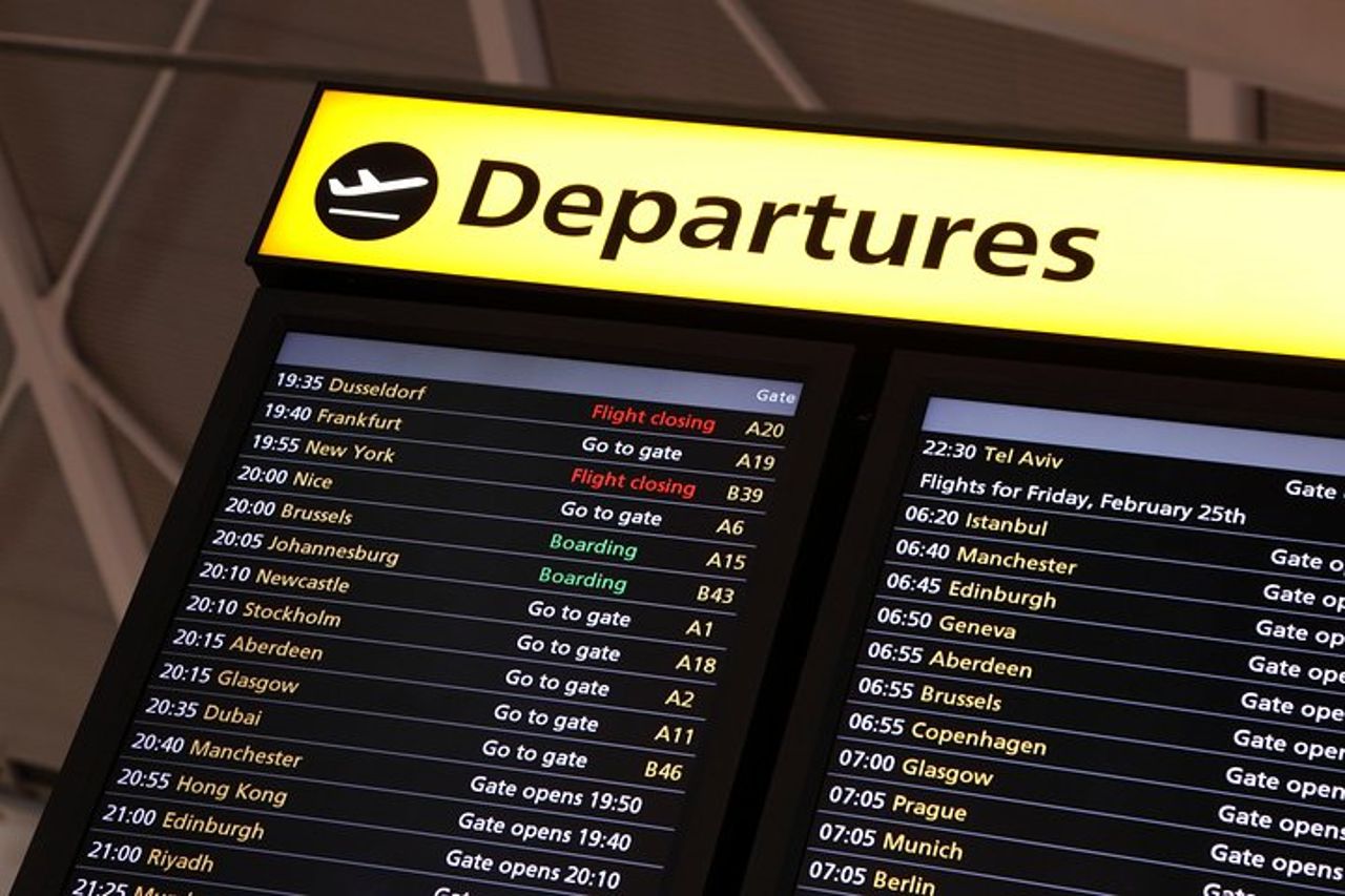 Trasferimento privato da Barcellona: porto di crociera per l'aeroporto di Barcellona — 2