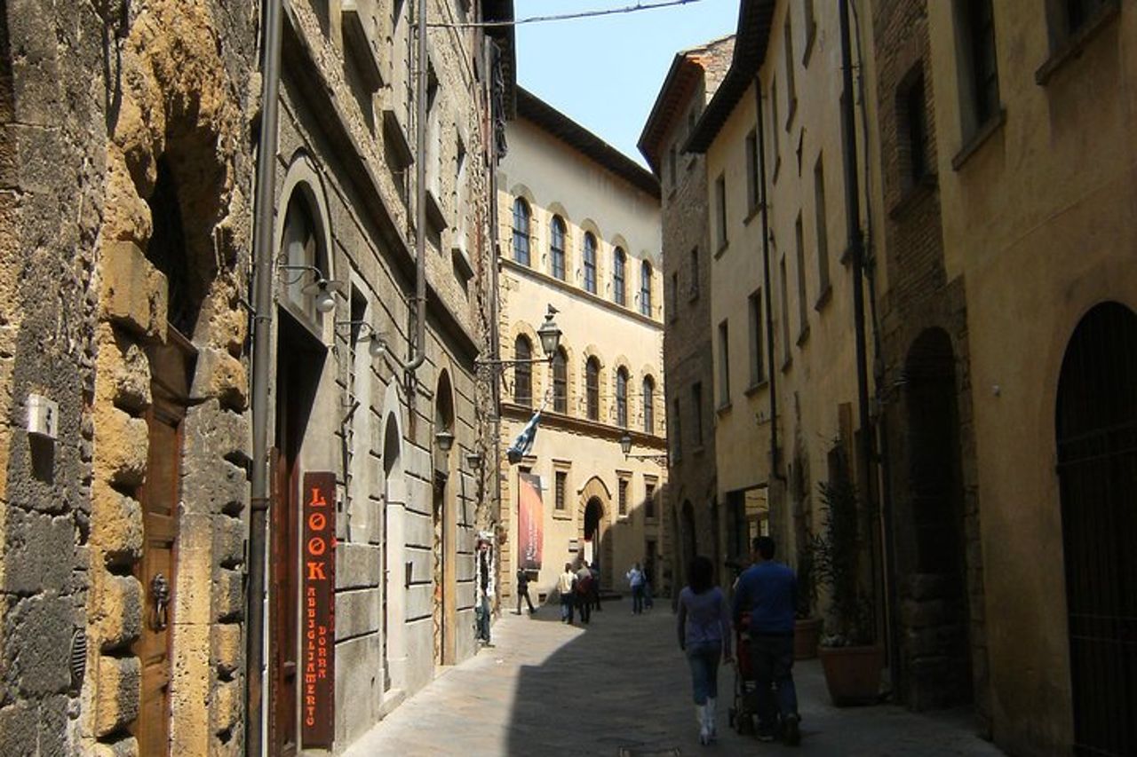 Escursione a Volterra e San Gimignano dal Porto di Livorno — 3