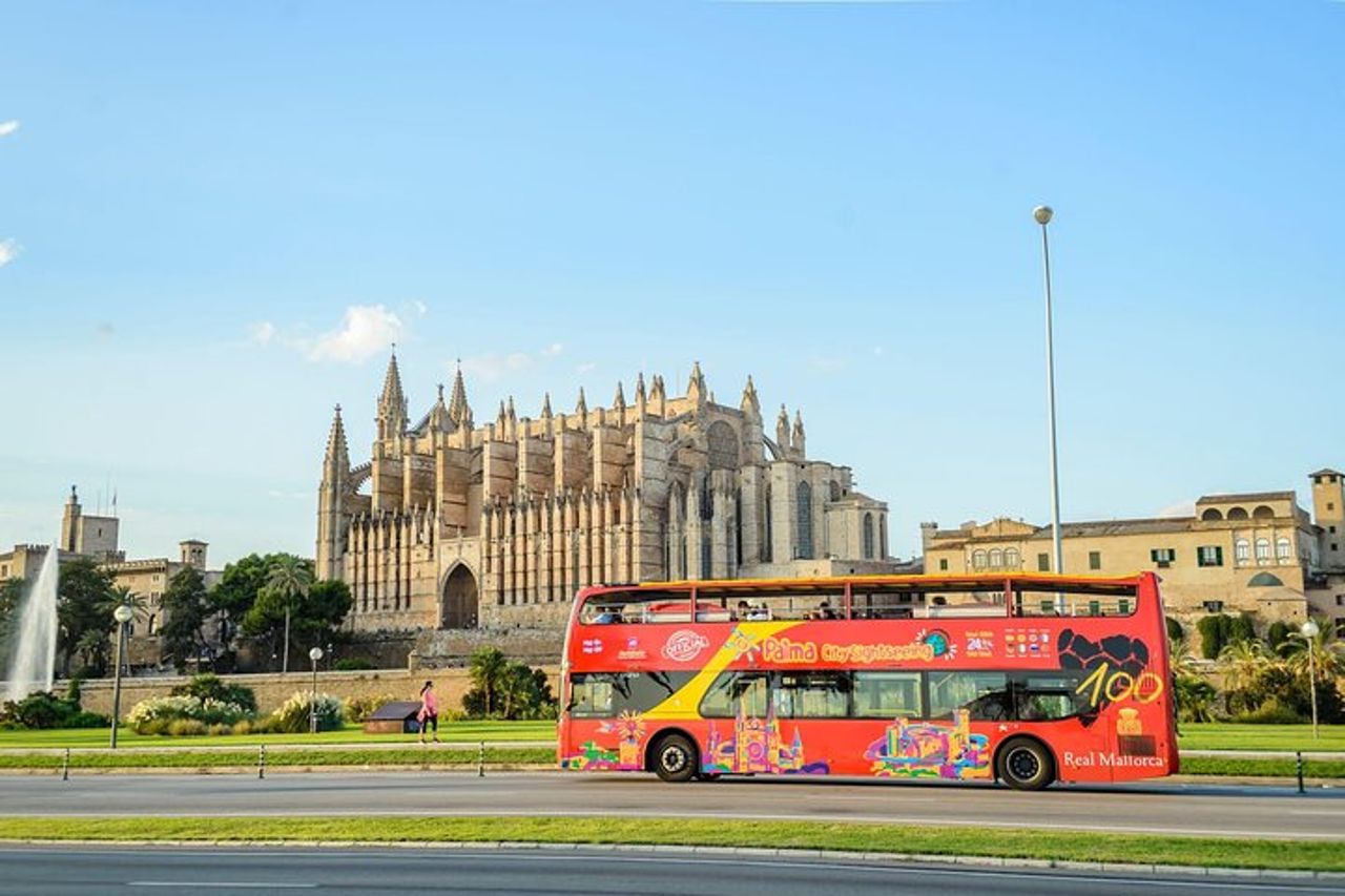 Tour in autobus Hop-On Hop-Off di Palma DE Mallorca