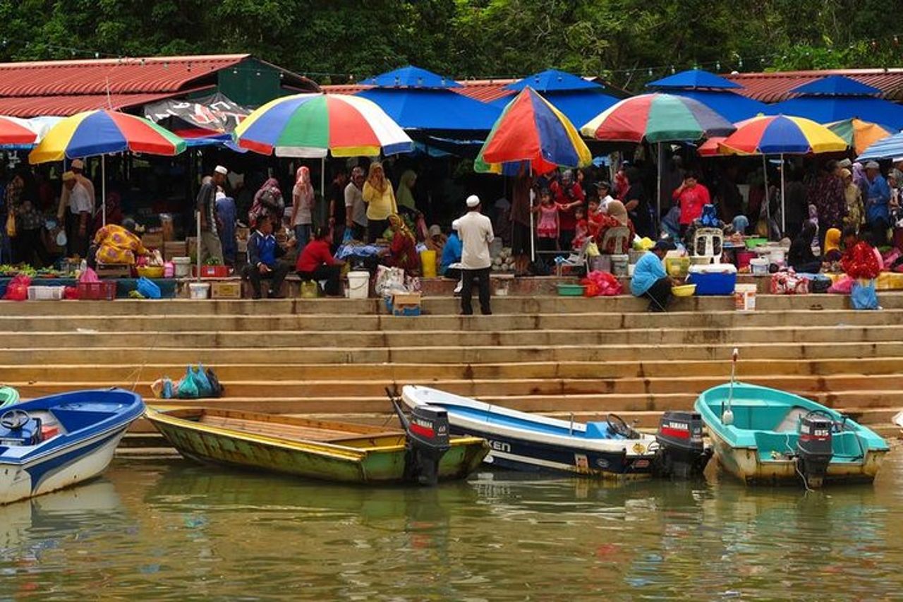 Tour della città di Brunei in giornata con Tamu Kianggeh, Royal Regalia e Kampung Ayer — 6