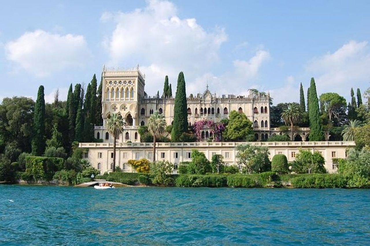 Tour in barca DA Sirmione all'Isola del Garda