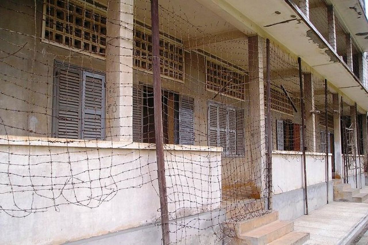 Tour della città di Phnom Penh, Pagoda d'argento, Museo del genocidio, Killing Fields — 3
