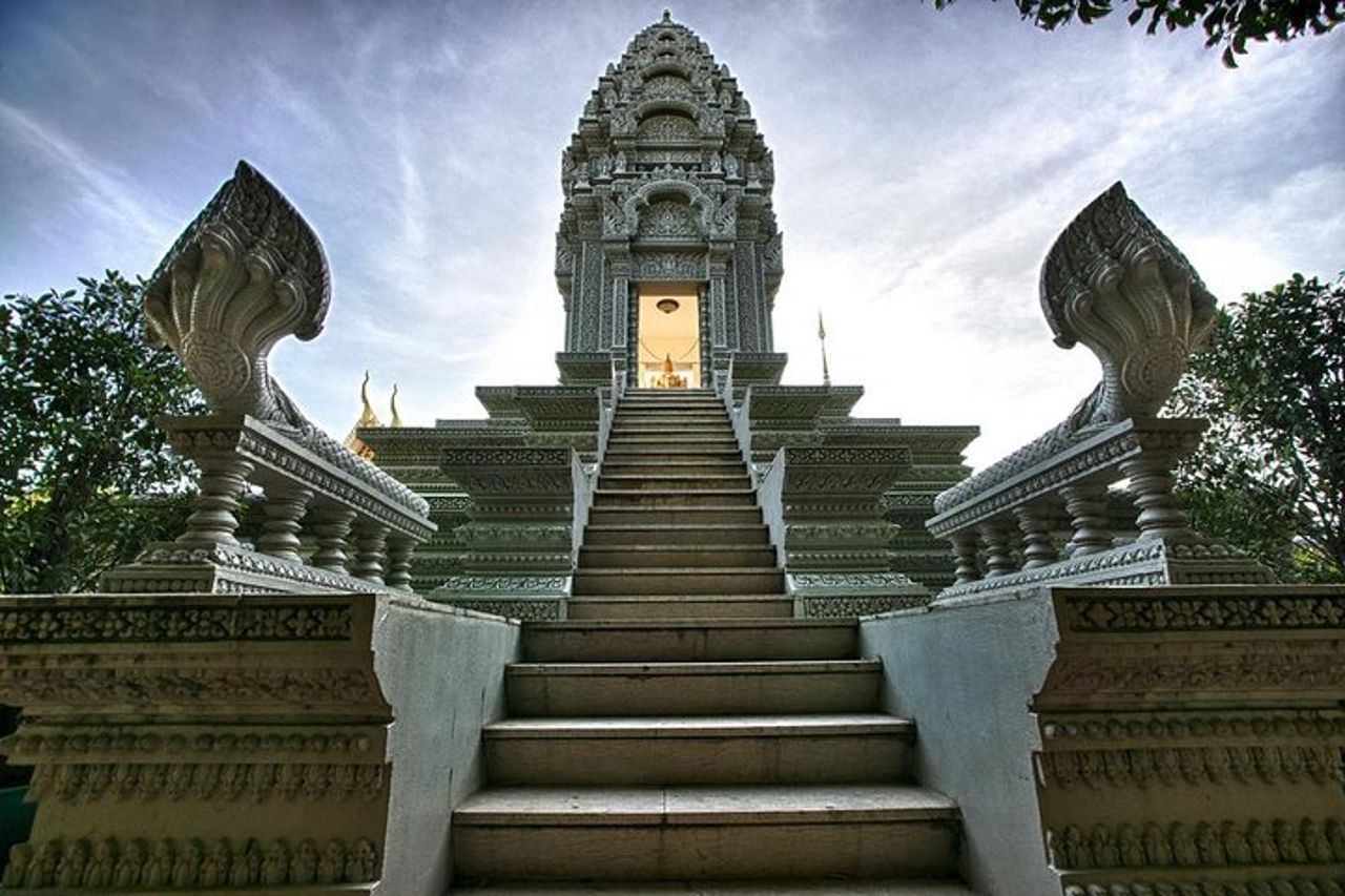 Tour della città di Phnom Penh, Pagoda d'argento, Museo del genocidio, Killing Fields — 2