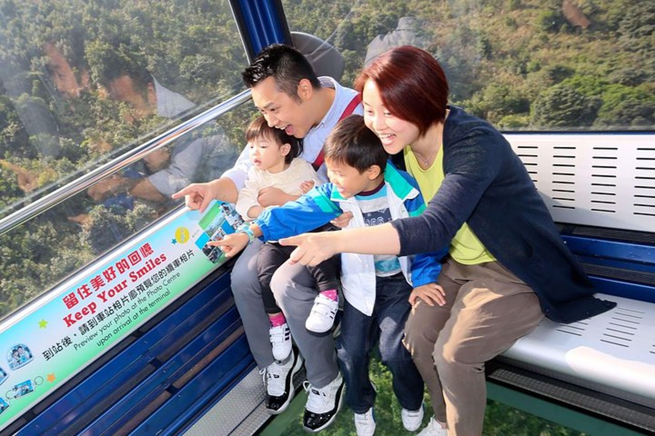 Funivia Ngong Ping 360 fino a Isola di Lantau — 2