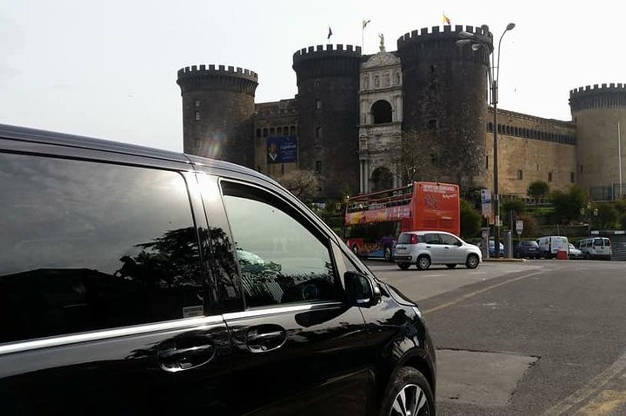 Trasferimento privato da Napoli alla Costiera Amalfitana scegli la tua destinazione! — 2