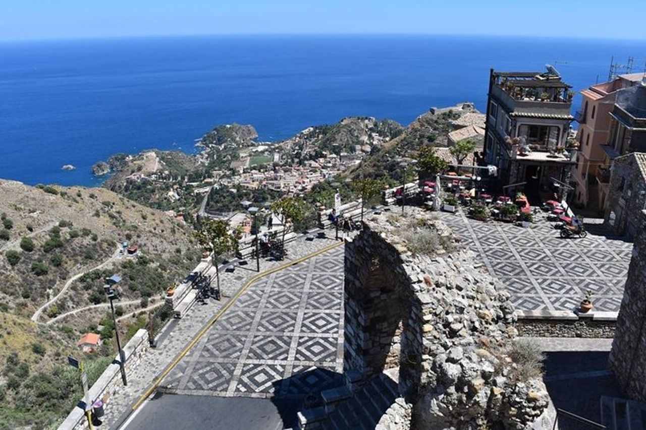 Taormina, Savoca e Castelmola tour di un giorno in piccolo gruppo con pranzo — 3