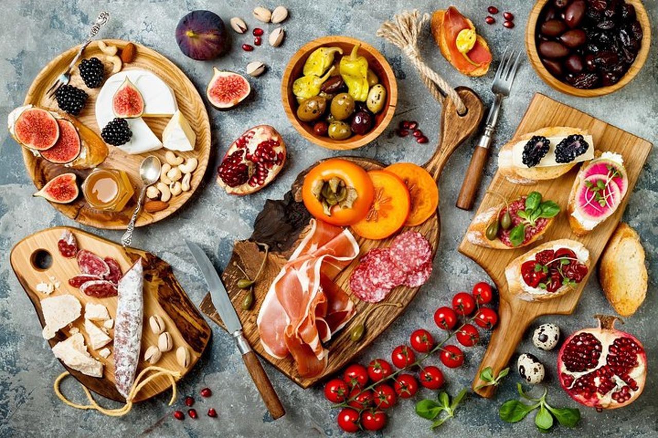 L'arte dell'aperitivo italiano con un locale: Impara e divertiti ad Asti — 3