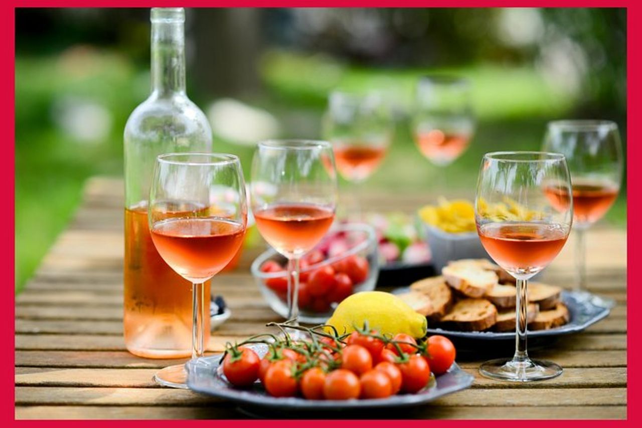 L'arte dell'aperitivo italiano con un locale: Impara e divertiti ad Asti — 2