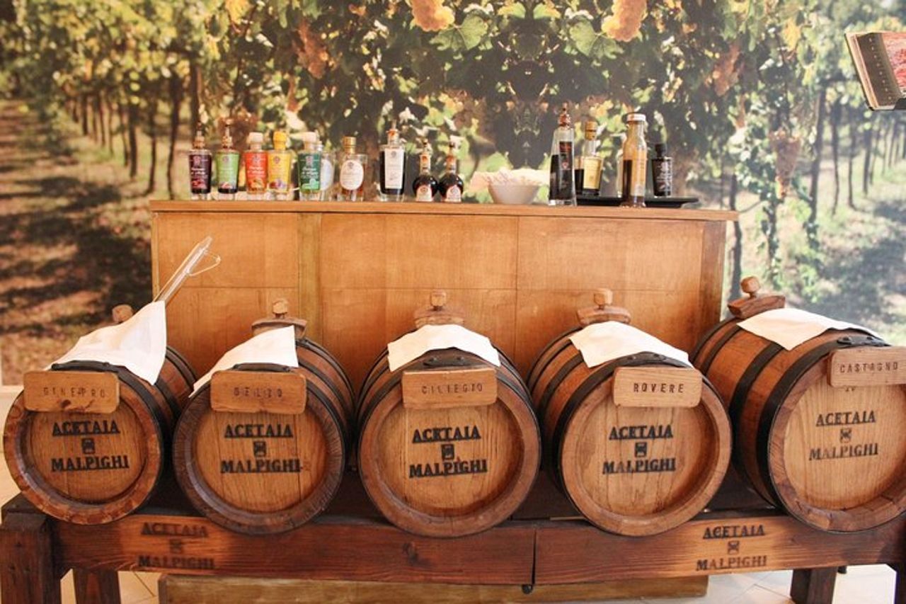 Tour & degustazione dell'aceto balsamico di Modena con Monica — 6