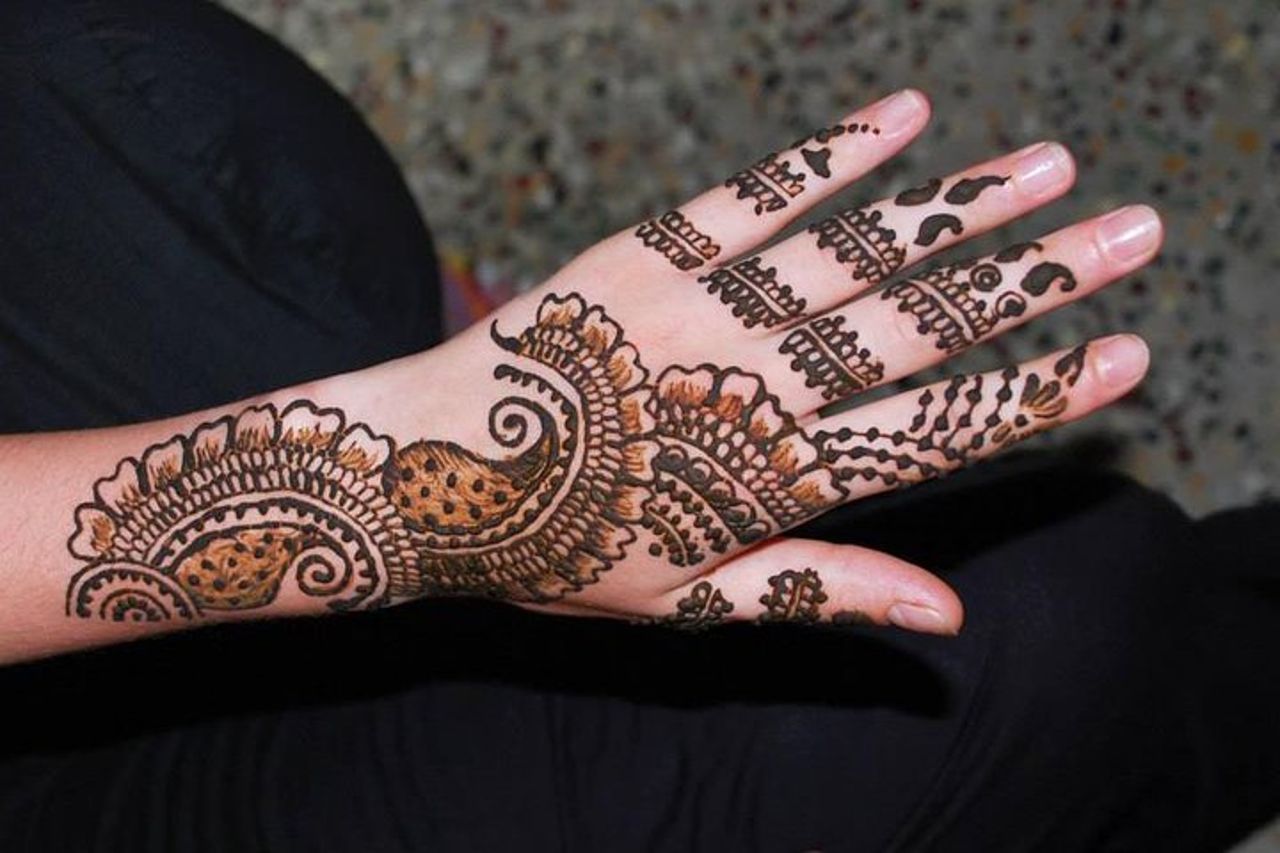 Mehendi Art Class a Pondicherry