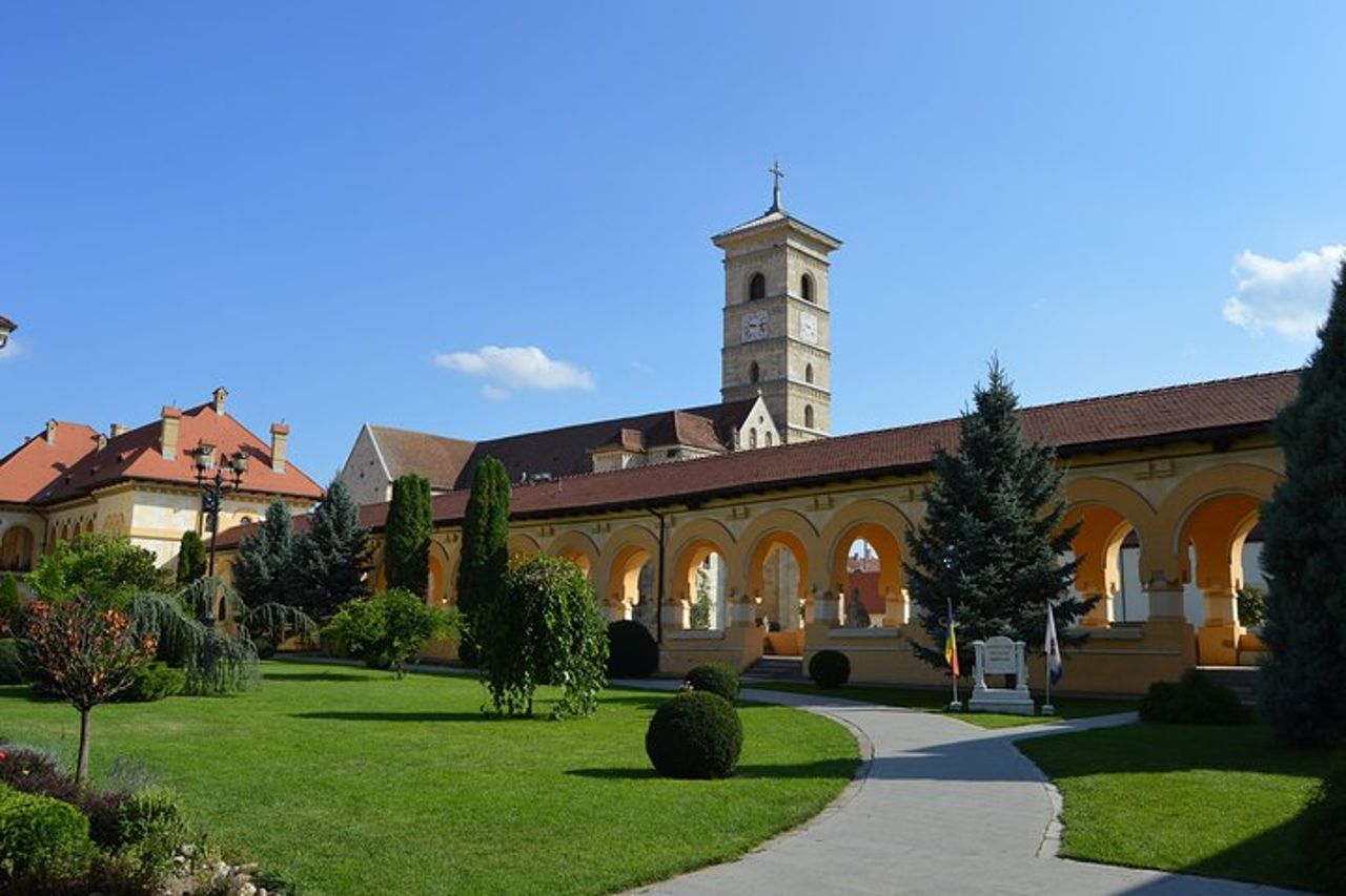 Tour Esclusivo: Castello Corvin, Alba Iulia e borghi tradizionali di Sibiu — 4