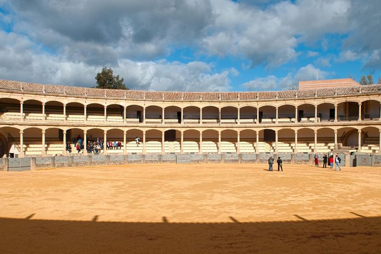 Tour privato di 3 ore a piedi di Ronda con Guida turistica ufficiale — 3