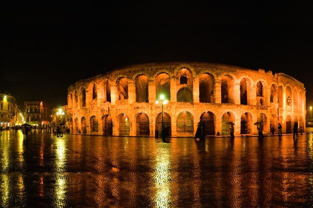 Oscuro Tour Storico di Verona a Piedi — 2