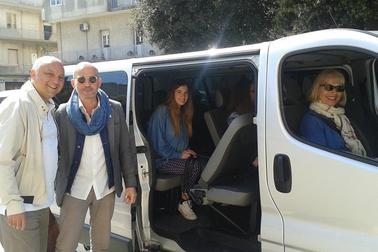 Visita a Trani e Castel del Monte con degustazione di vini da Bari o Ostuni — 2