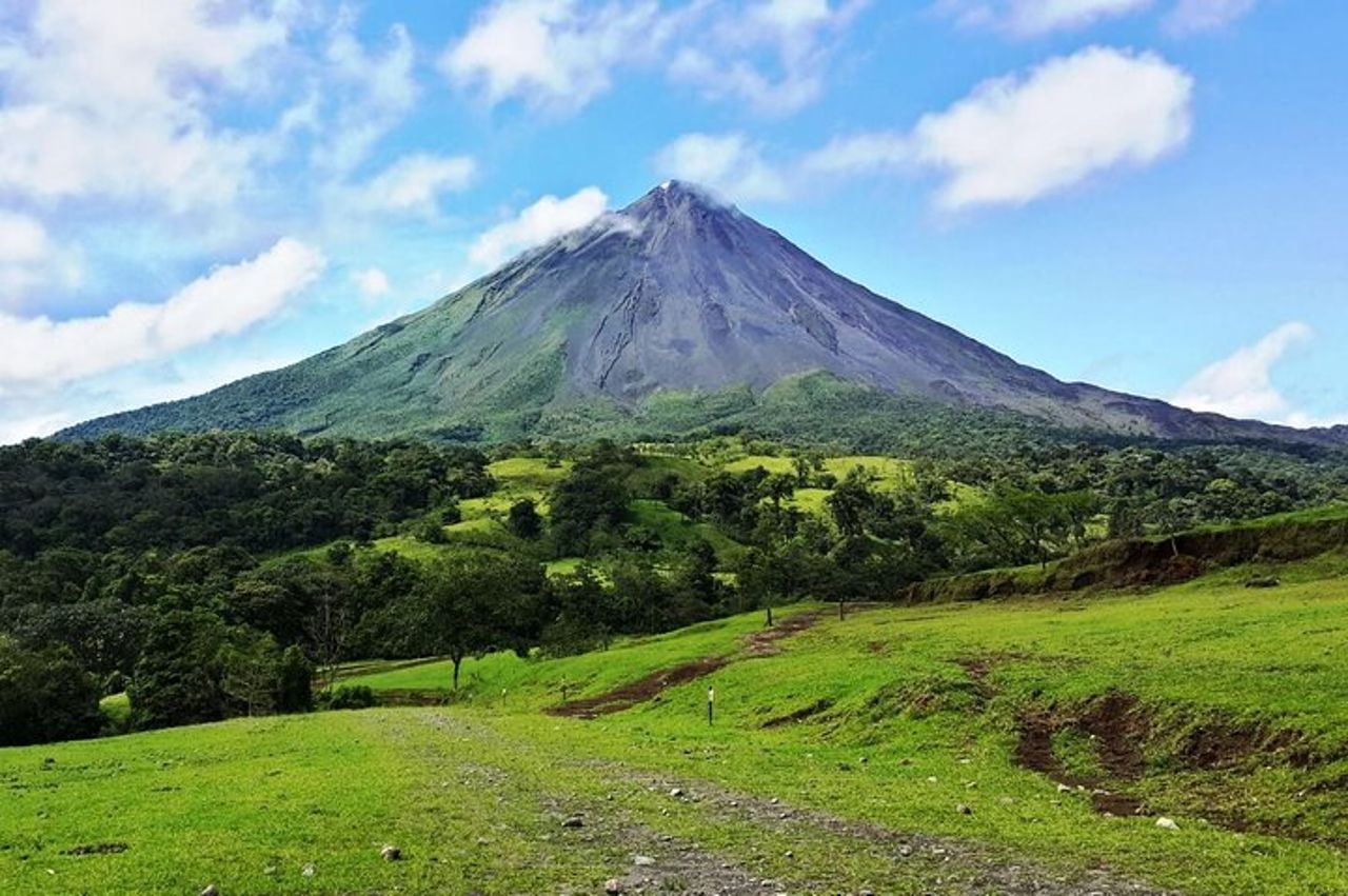 Tour combinato di un giorno al vulcano Arenal con pranzo e cena — 6