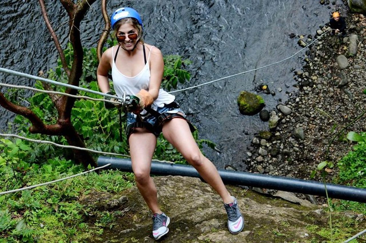 Tour combinato di un giorno al vulcano Arenal con pranzo e cena — 5