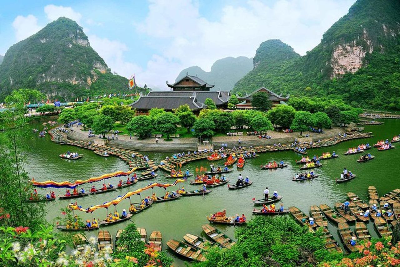 Tour giornaliero Trang An-Bai Dinh Group Tour — 2