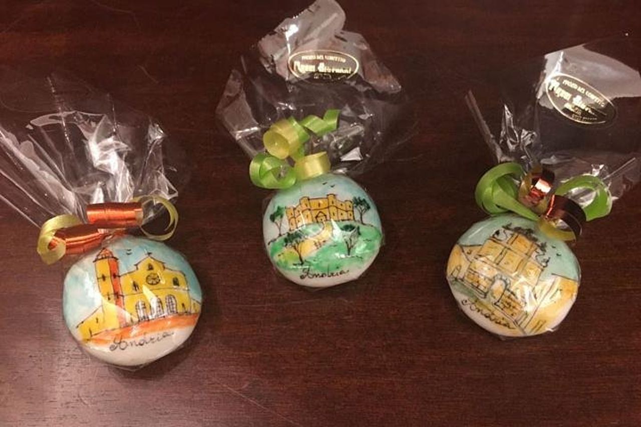 Breve tour con degustazione di dragees nel Museo Mucci e passeggiate nel centro storico — 6