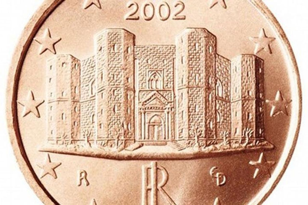 Tour di Due Ore alla Scoperta del Fascino e Mistero di Castel del Monte — 8