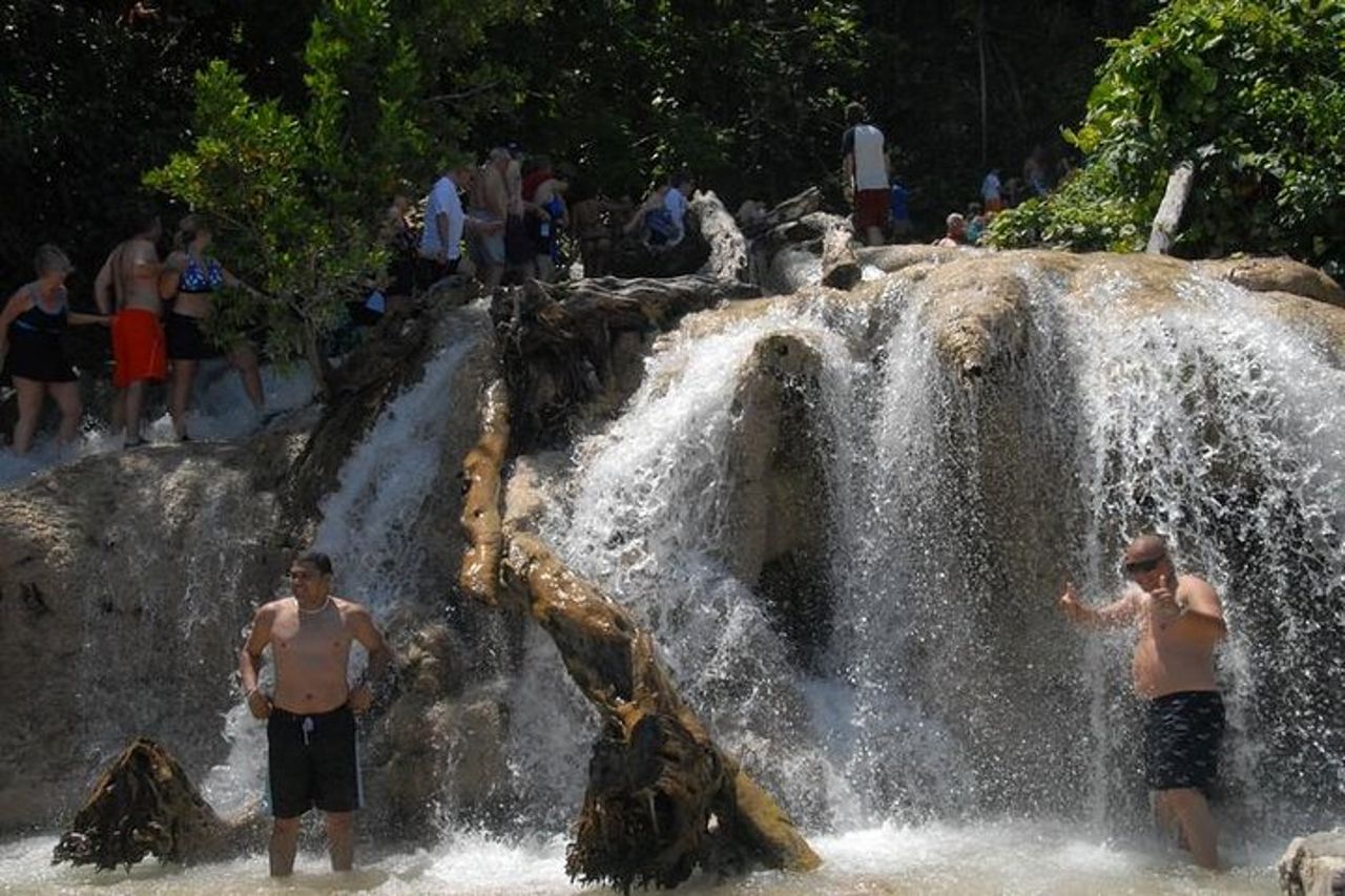 Escursione privata alle cascate del fiume Dunns e Beach Break da Falmouth — 2