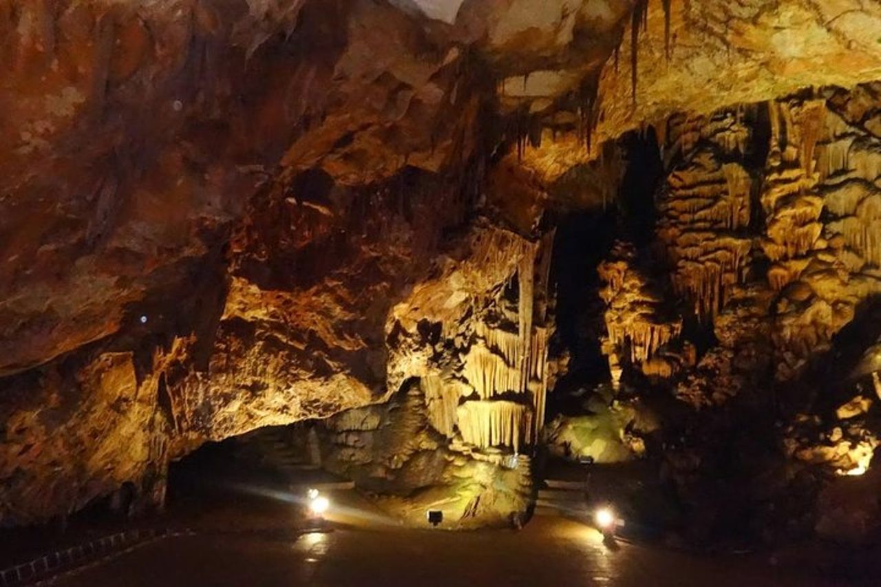 Tour di 3 grotte - Saeva dupka, Grotta Occhi di Dio e Grotta Devetashka — 5