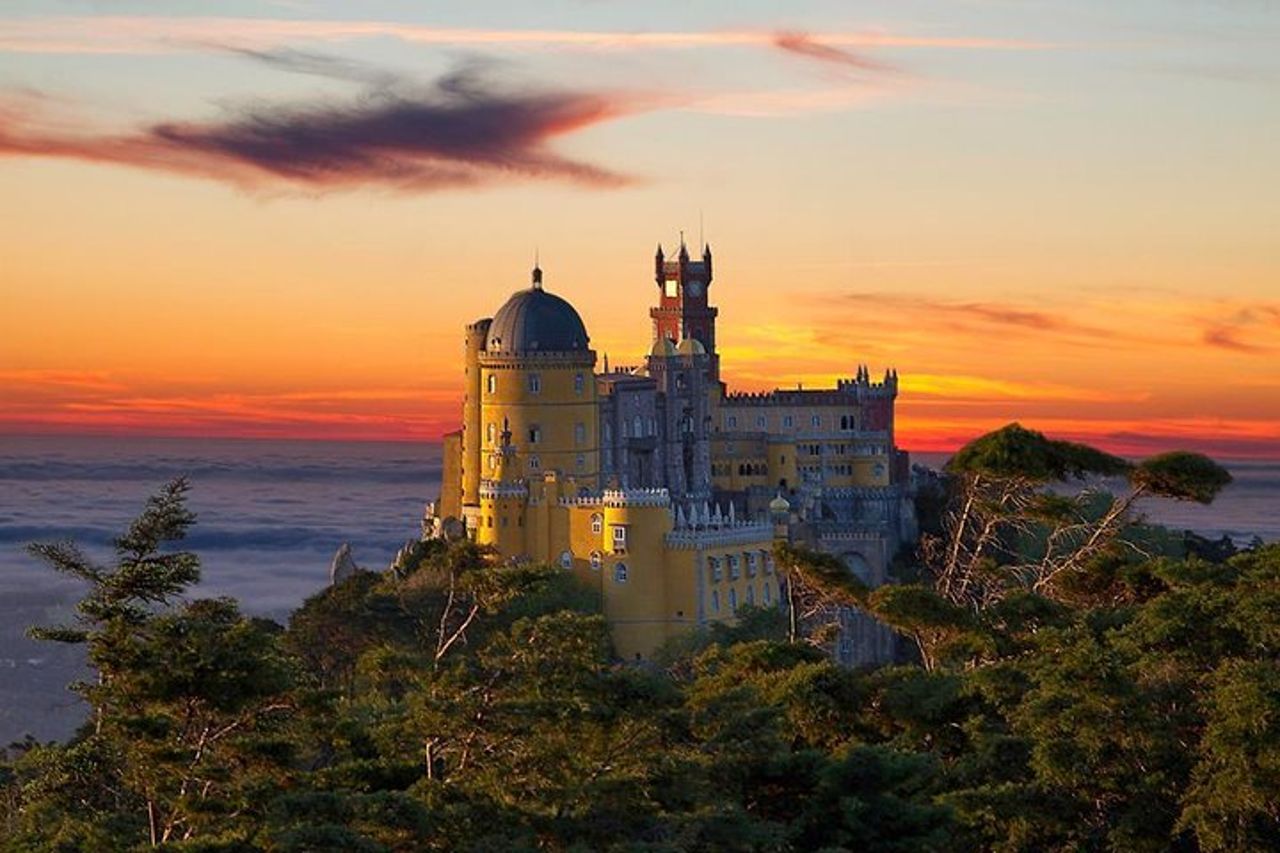 Tour di Sintra, Pena, Regaleira, Roca e Cascais con pick up