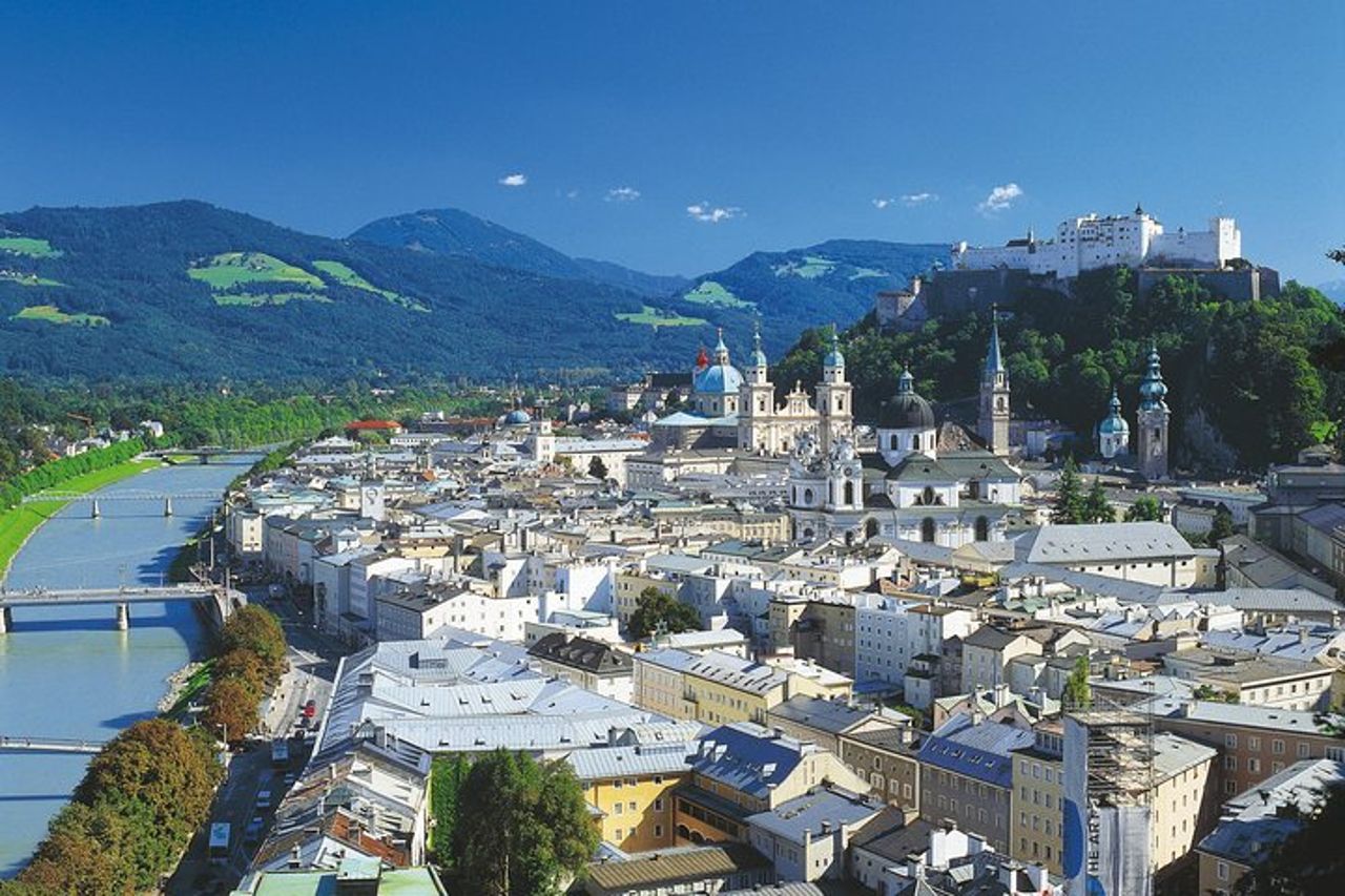 Tour privato: Scopri Salisburgo e la splendida regione dei laghi