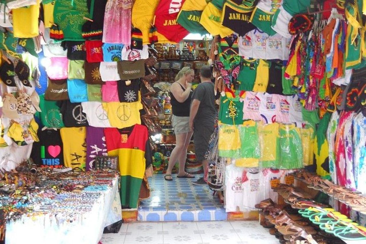 Falmouth Shore Excursion: Dunn's River Falls Express e Souvenir Shopping — 5