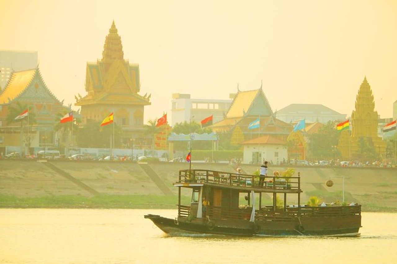 Crociera sull'Isola del Seta del Mekong: birra illimitata, bevande analcoliche e piatto di frutta fresca
