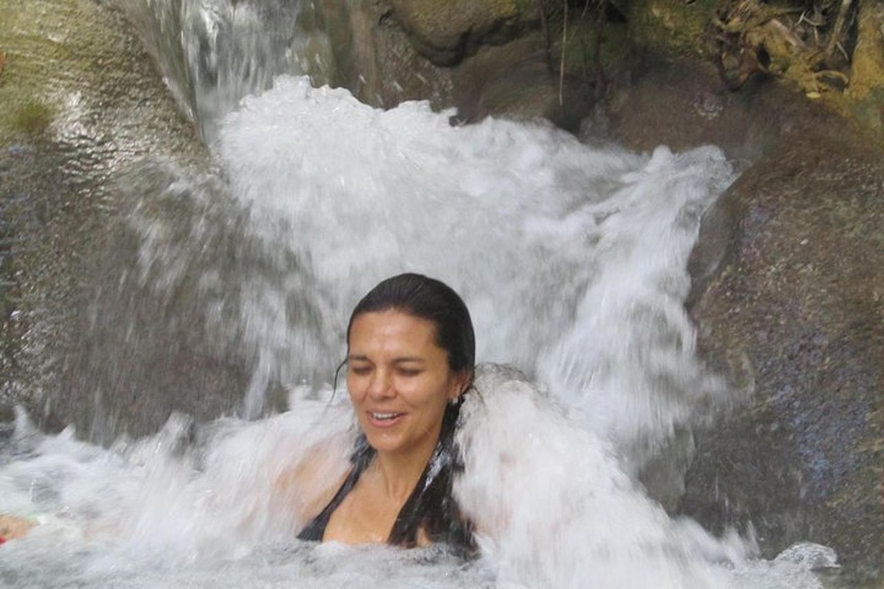 Falmouth Shore Excursion: Dunn's River Falls Express e Souvenir Shopping — 2