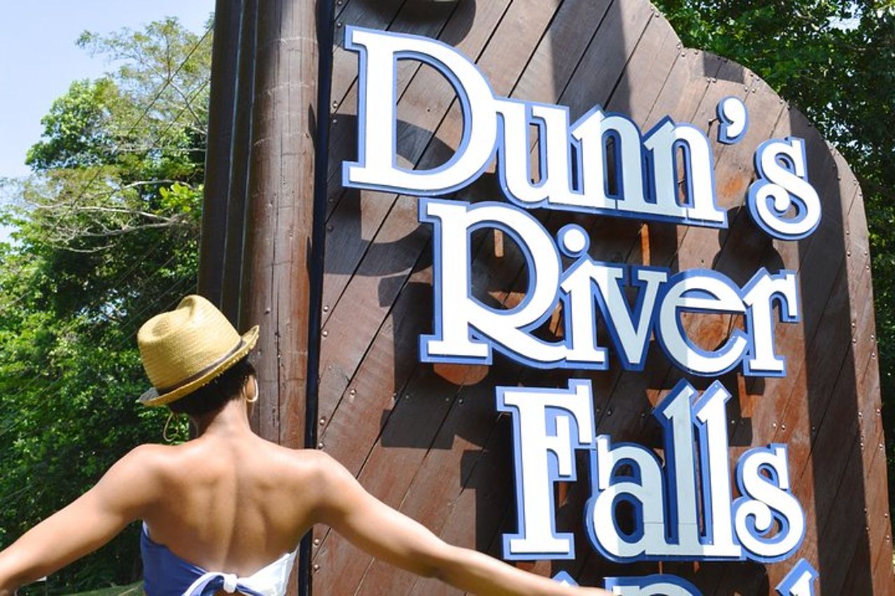 Falmouth Shore Excursion: Dunn's River Falls Express e Souvenir Shopping — 4