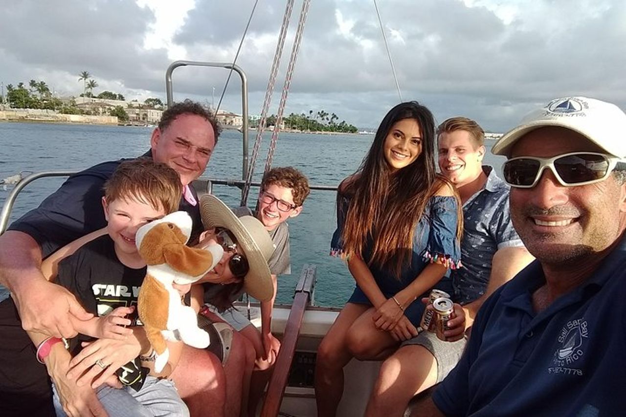 Tour storico in barca a vela al tramonto nella baia di San Juan — 4